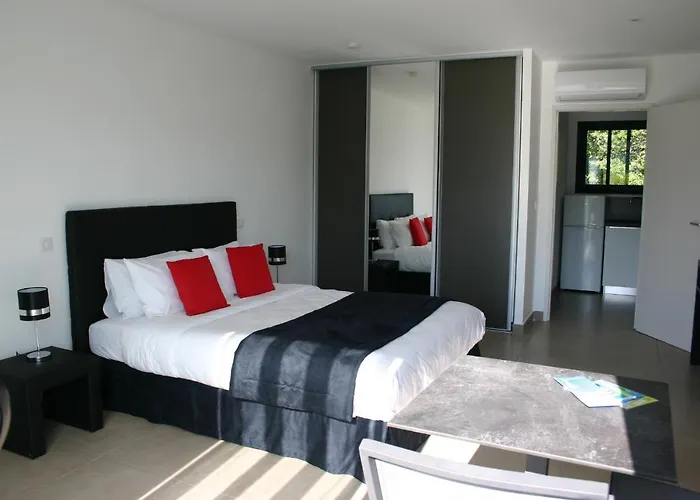 Terre Et * Sainte-Lucie de Porto-Vecchio